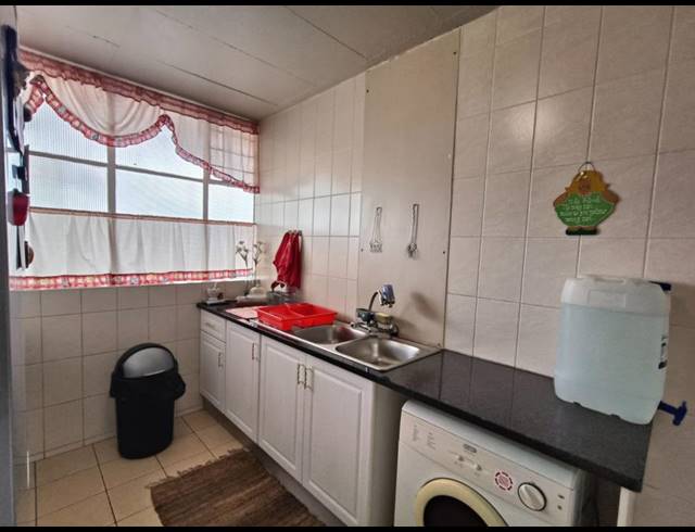 2 BEDROOM FLAT FOR SALE IN ARCON PARK
